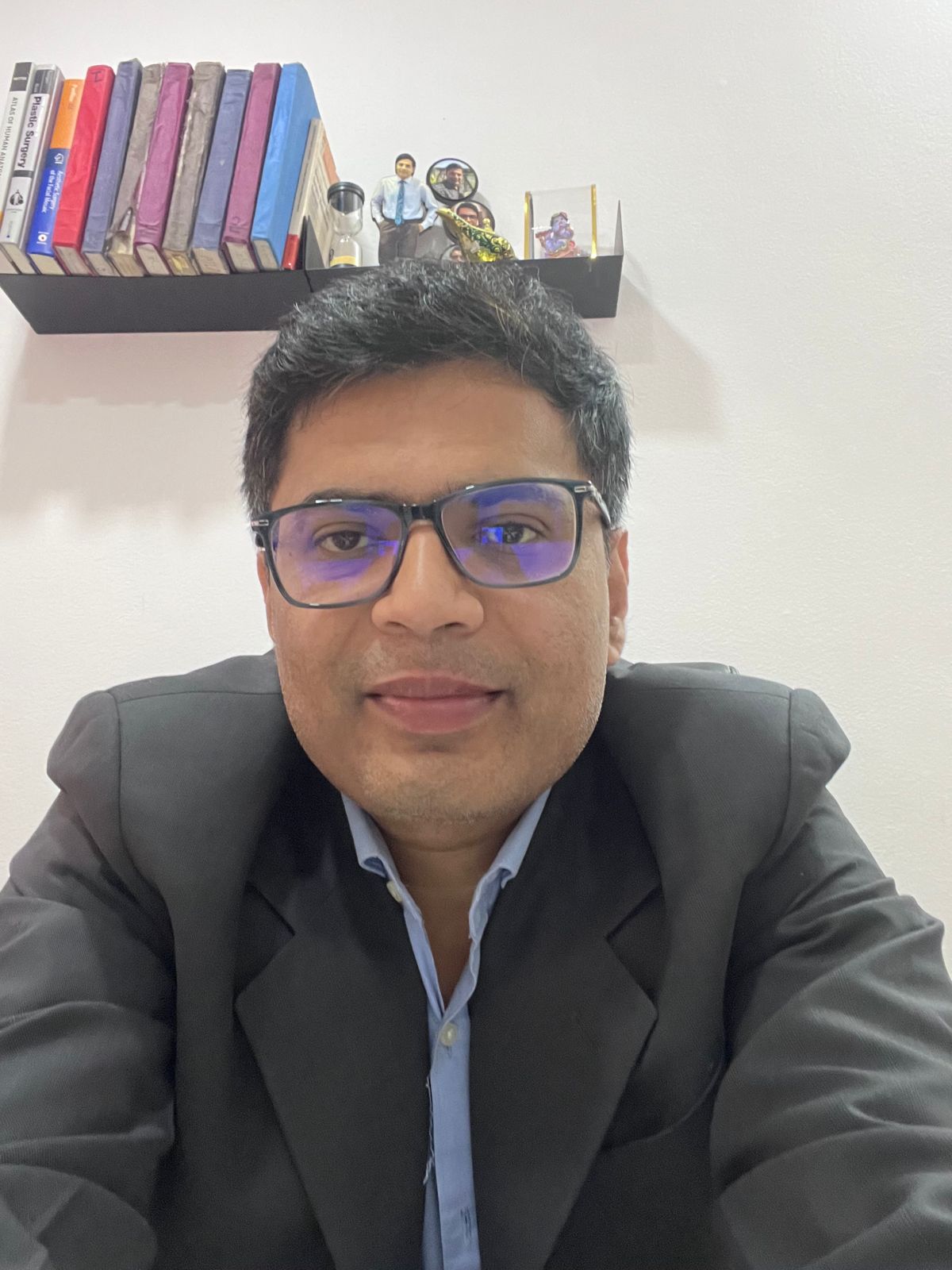 Dr. Pushkar Arun Deshpande Profile
